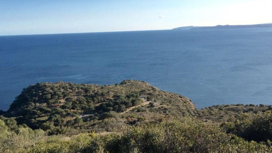 Del Pení al Canigó des dels terrenys militars de Roses