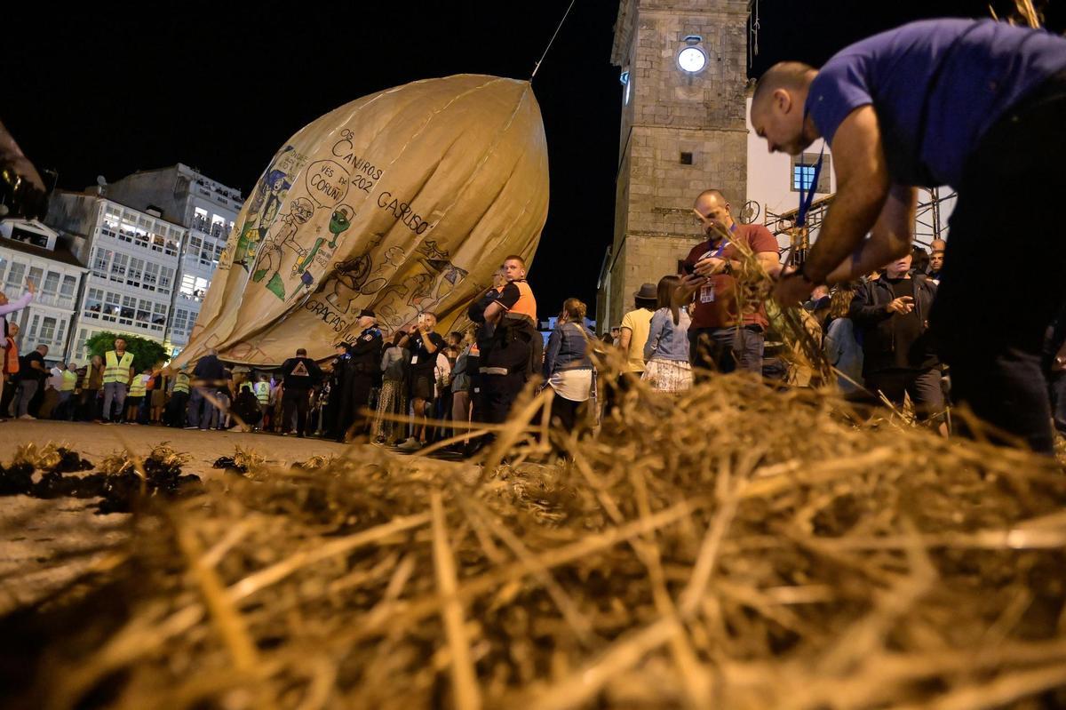 Betanzos lanza el globo de papel más grande del mundo