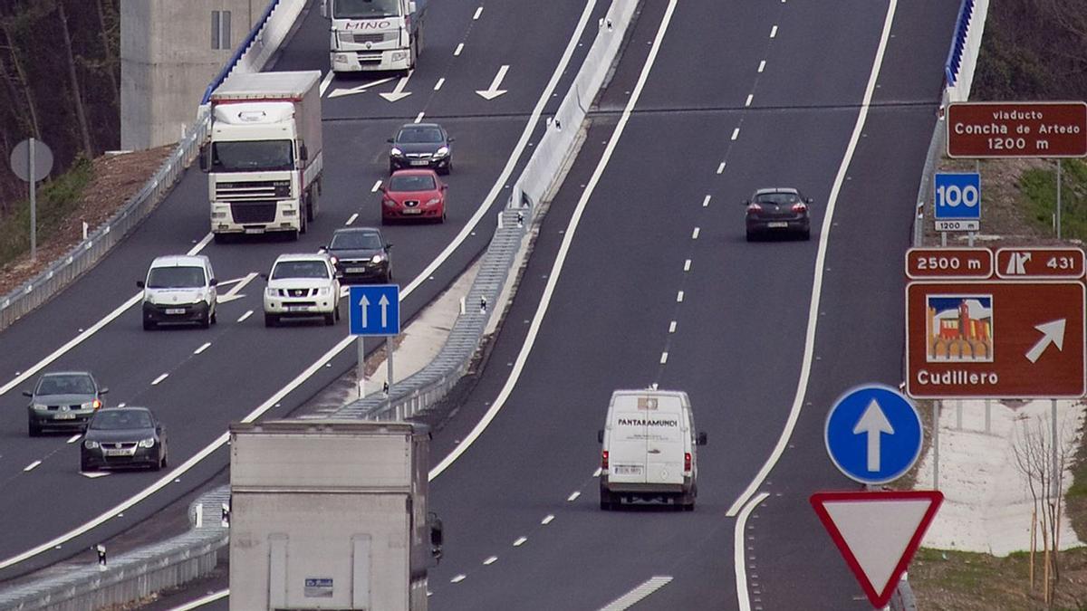 Los viaductos de Cudillero de la Autovía del Occidente.