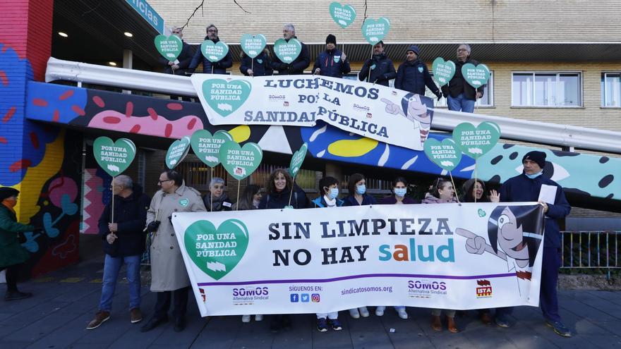 Protesta trabajadores de limpieza del Hospital Infantil