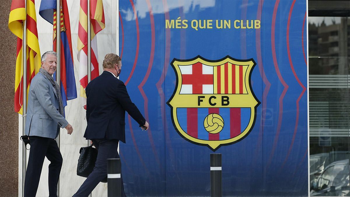 Koeman llega al Camp Nou para reunirse con Laporta