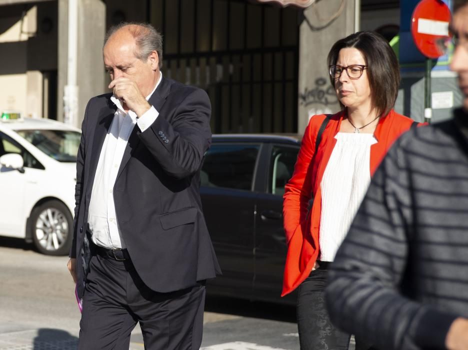 José García Liñares vuelve a sentarse en el banquillo de los acusados por un presunto delito de prevaricación y otro de fraude a la administración.