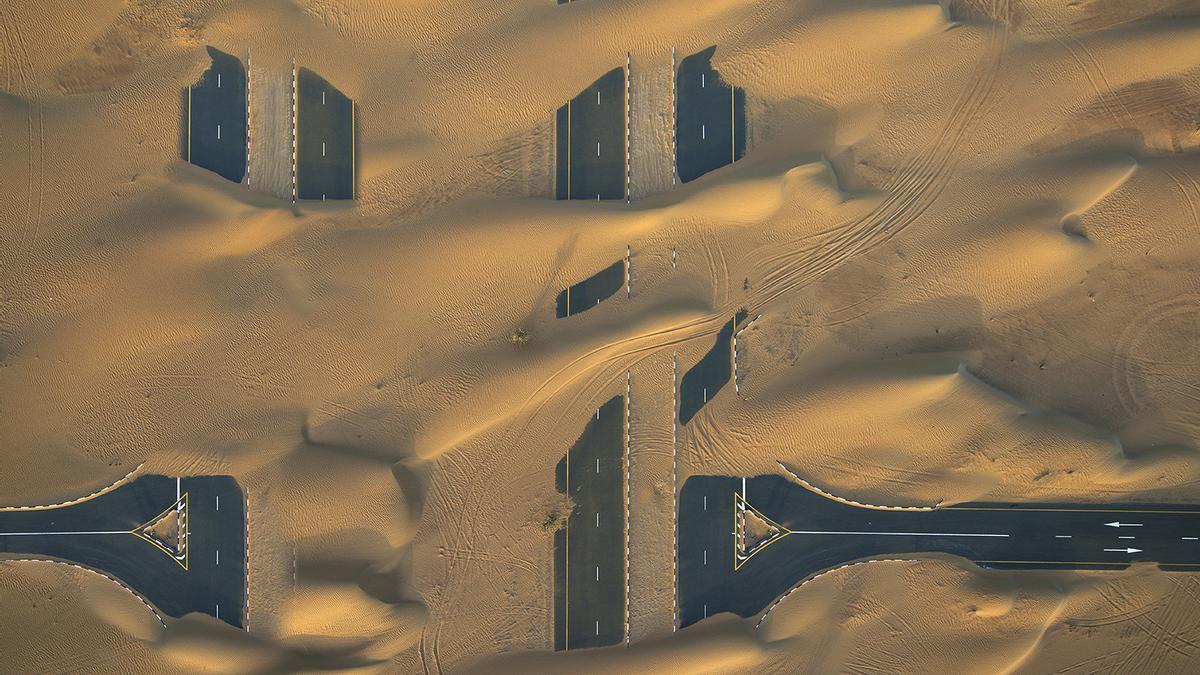 Las Carreteras del Desierto. Dubai, UAE, de Víctor Romero, premio LUX en la categoría de paisaje
