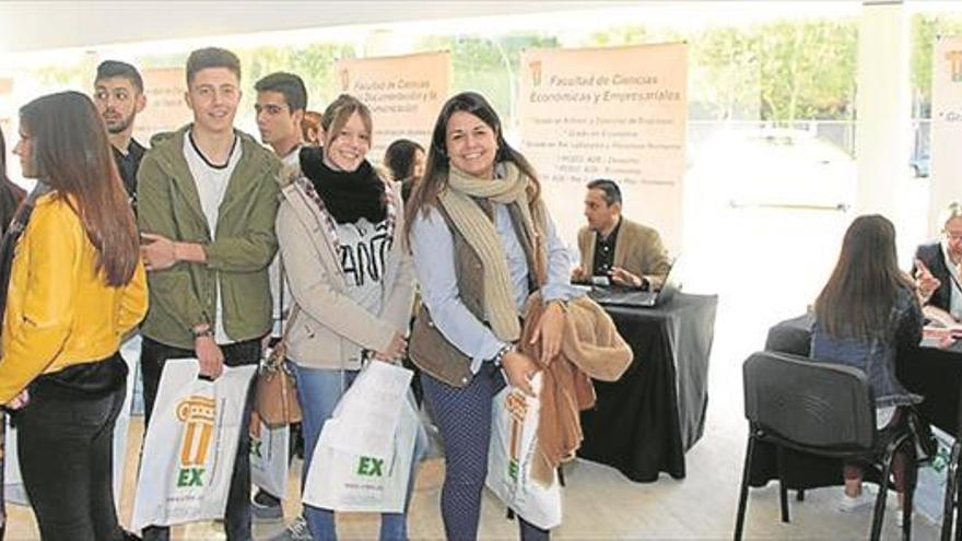 Los futuros alumnos ‘visitan’ la Uex