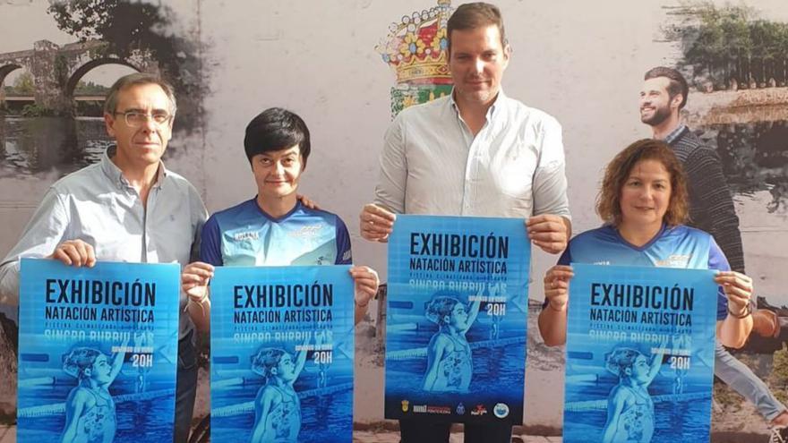 El club Sincro Burbullas organiza una exhibición de natación sincronizada