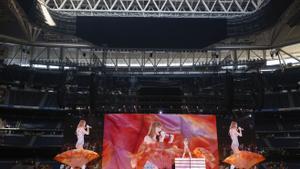 La cantante y compositora estadounidense Taylor Swift en un concierto en el estadio Santiago Bernabéu de Madrid. 