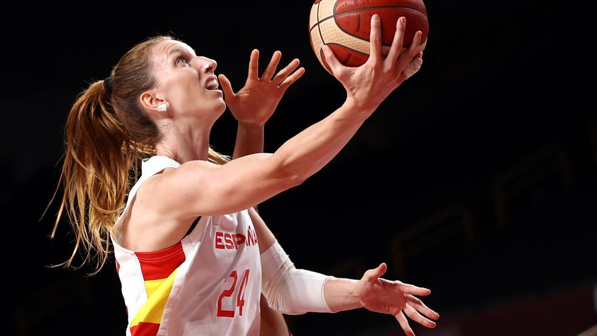 Laura gil, una pieza clave en la selección española femenina y el Valencia Basket.