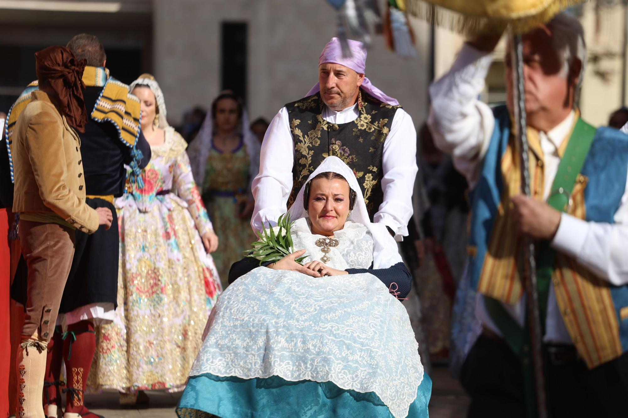 Búscate en el primer de la Ofrenda en la calle de la Paz hasta las 17 horas