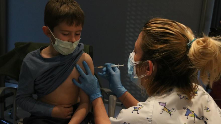 Comença la vacunació de segones dosis pels infants de 5 a 11 anys