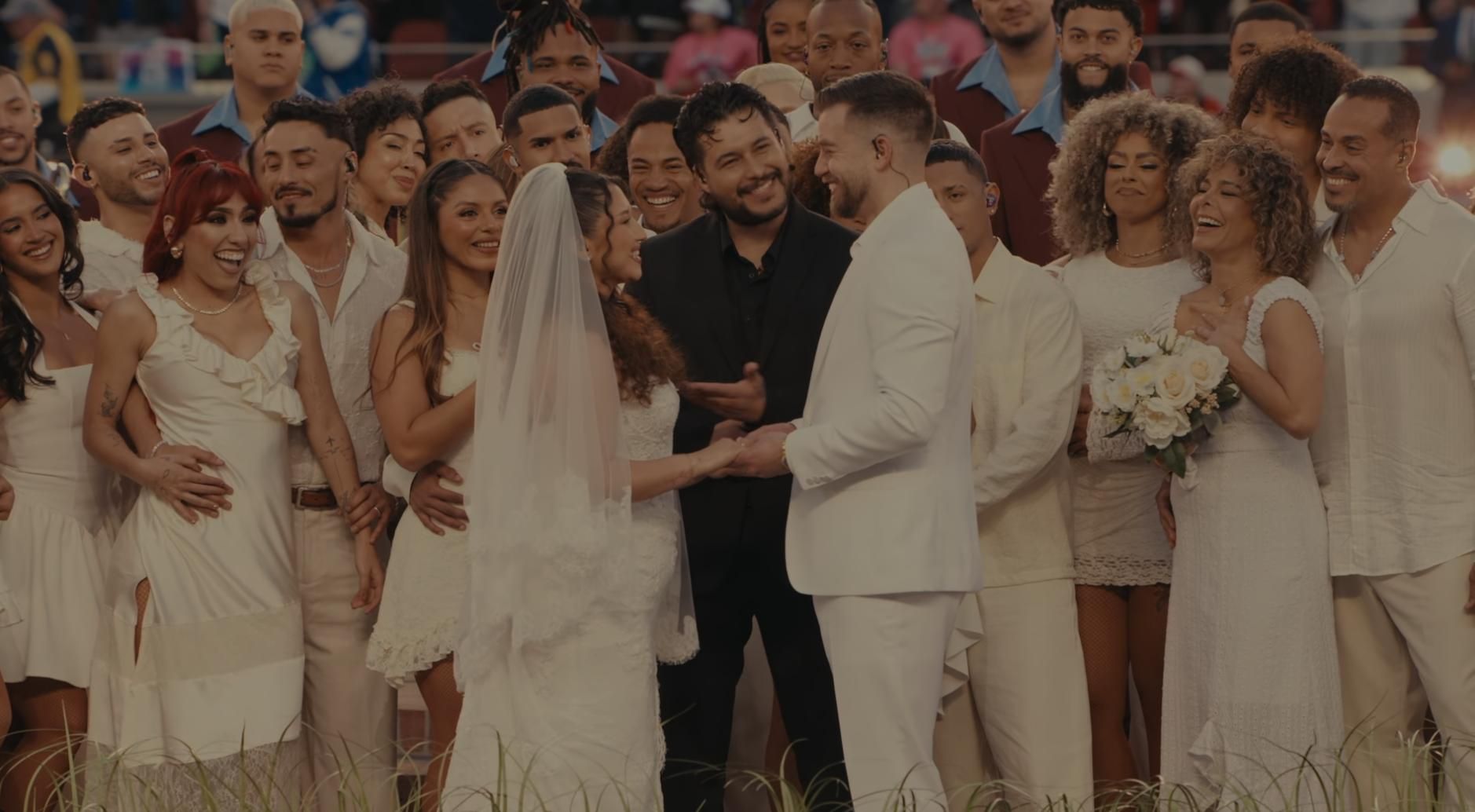 En medio de la Super Bowl hubo una boda real y legal