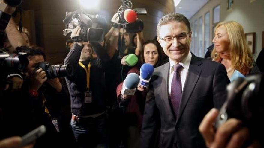 El nuevo Consell cambia el criterio del PP y se persona en la «trama Castellano»