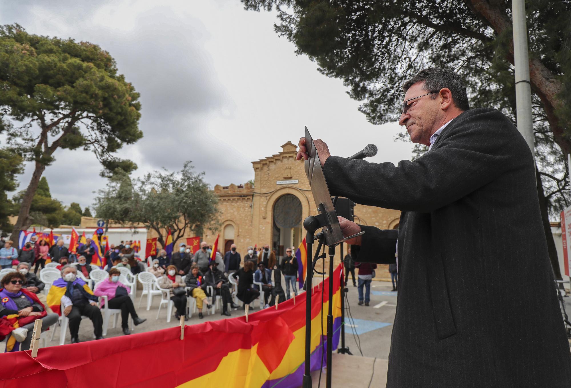 «La lucha no acaba hasta que nuestros familiares estén fuera de las fosas»