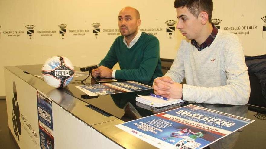 Borja Arca y Avelino Souto, ayer, en la presentación de la competición de fútbol sala.