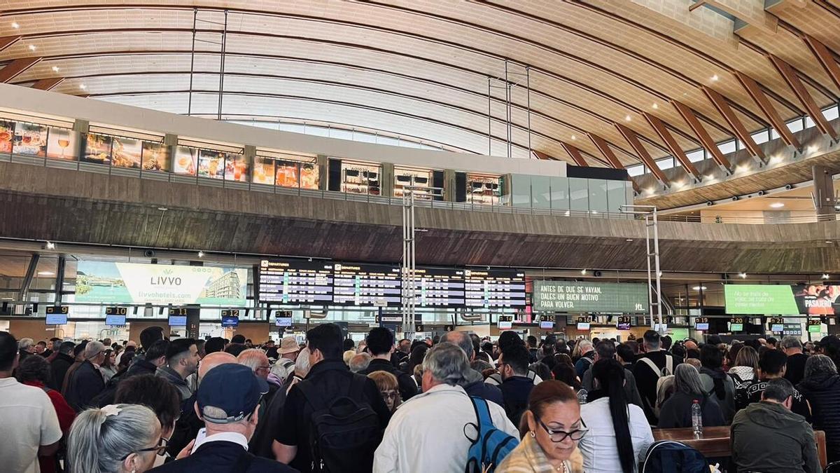 Desalojan la zona de embarque del Aeropuerto Tenerife Norte