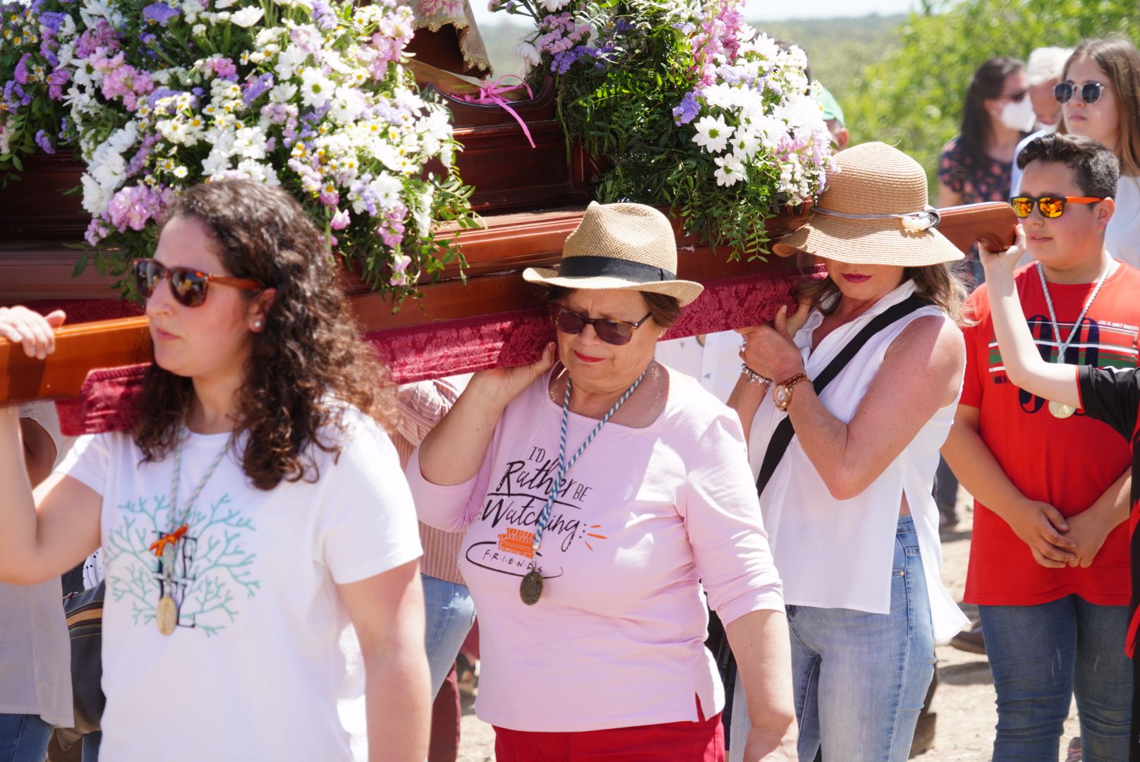 La Virgen de la Antigua regresa a Hinojosa del Duque rodeada de romeros