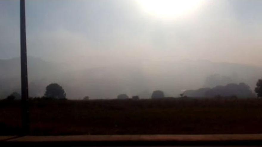 Incendios en Galicia | Porto do Son amanece cubierto de humo