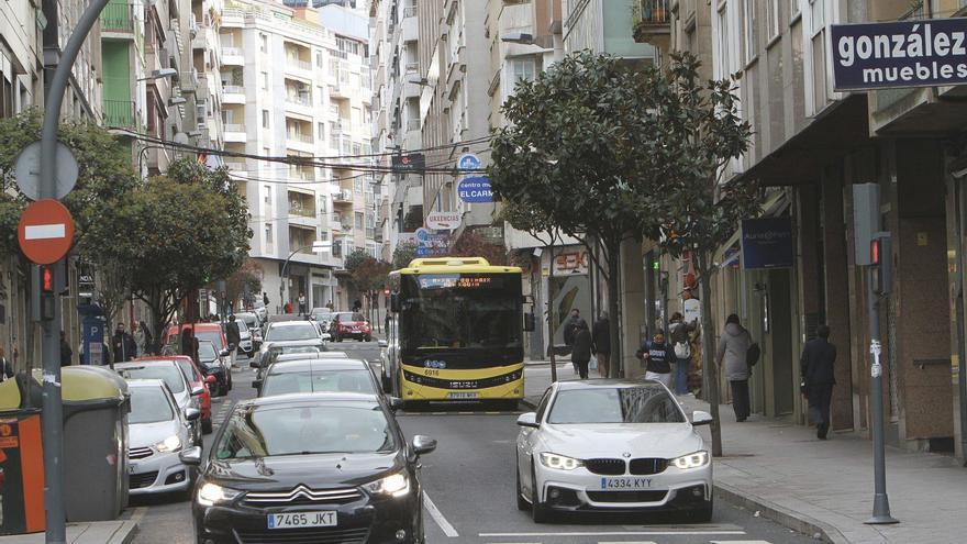 Tráfico rodado en la ciudad. |  Iñaki Osorio