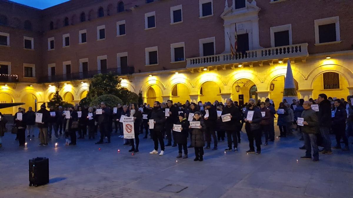 Protesta contra el modelo de renovables en Teruel capital.