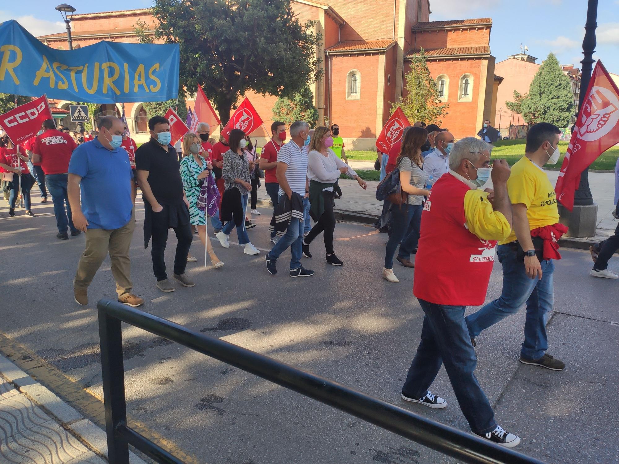 Manifestación en defensa de la industria asturiana en Langreo