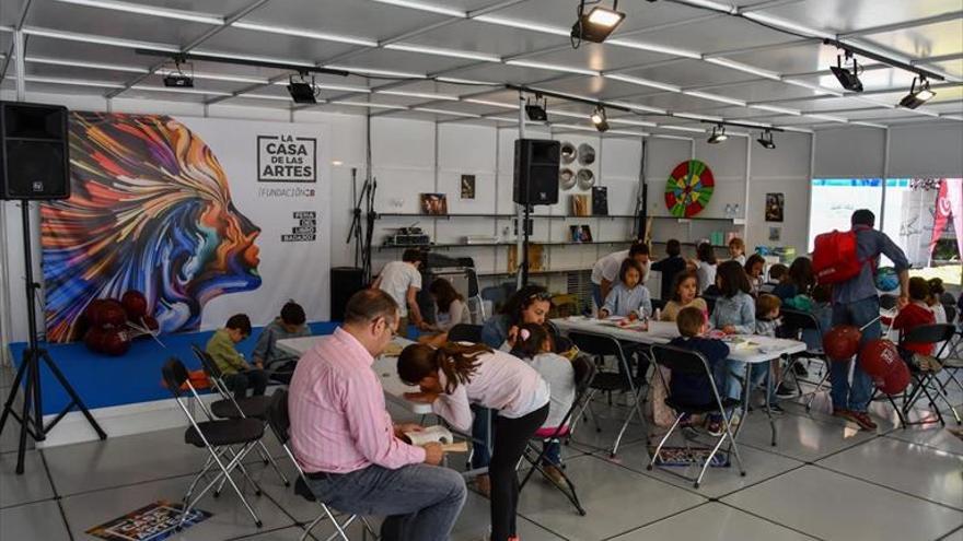 Público diverso en La Casa de las Artes