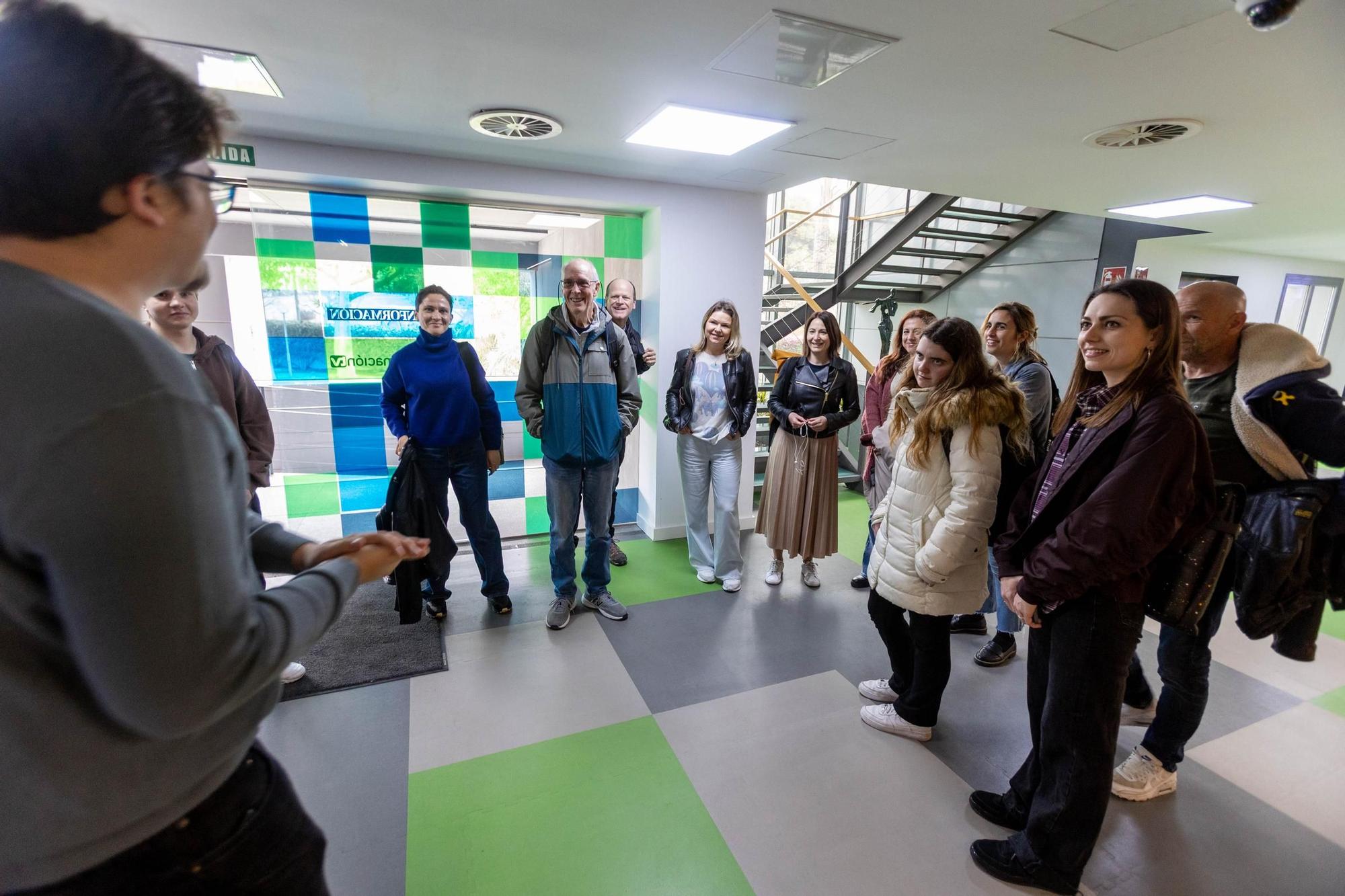 Visita a INFORMACION de alumnos de español de la escuela El Cano