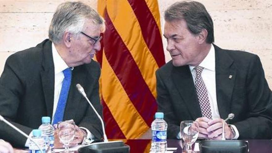 Los fiscales catalanes están convencidos de que Mas respetará la ley