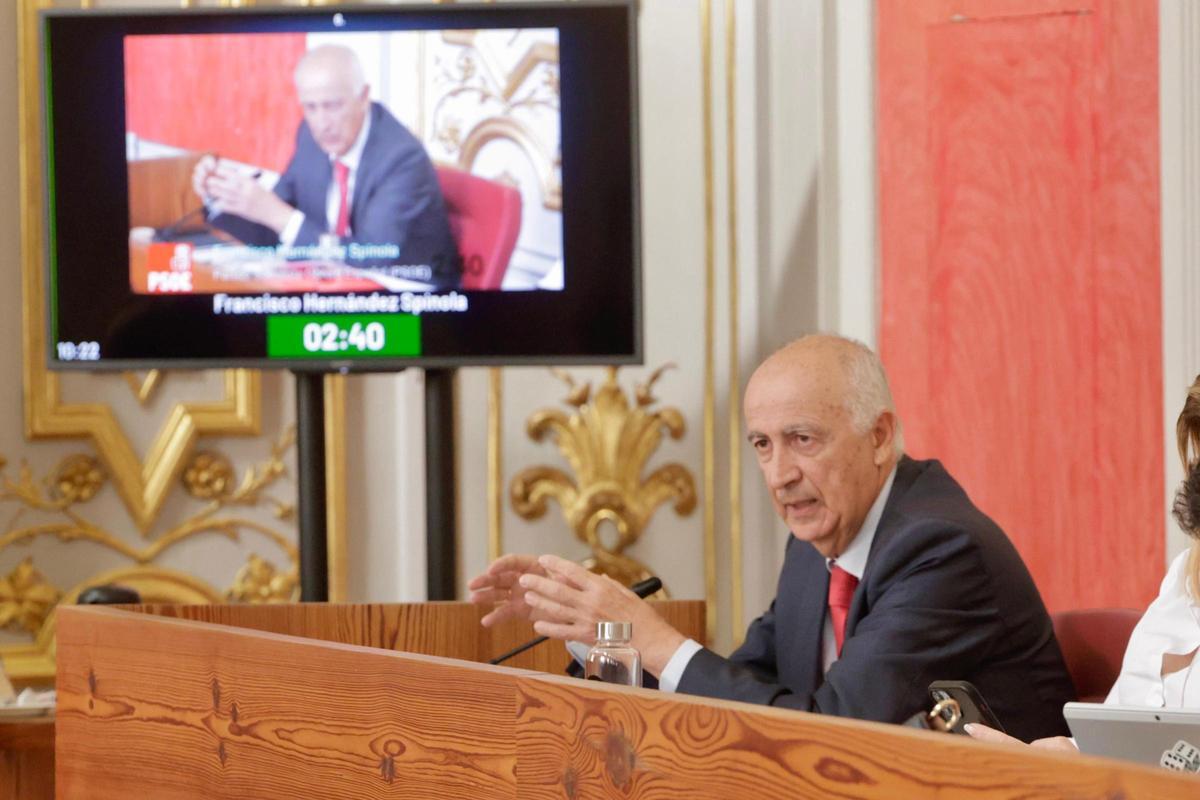 El concejal Francisco Hernández Spínola, durante el pleno del mes de noviembre.