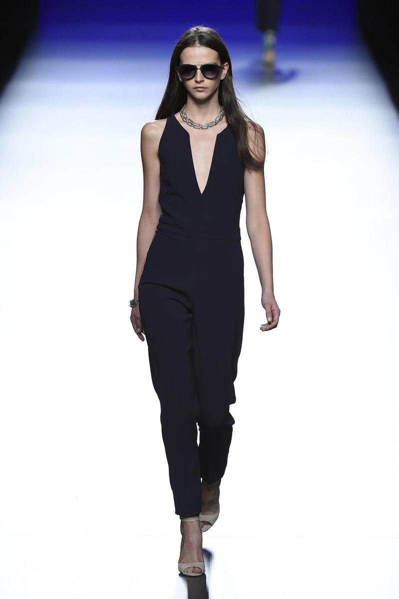 MBFWM: Roberto Torretta Primavera/Verano 2016, mono negro