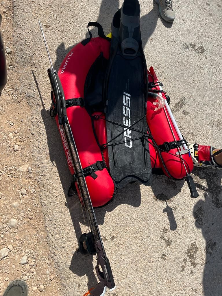 Sorprendido en Dénia un pescador furtivo que había capturado un mero, un sargo imperial y dos sargos