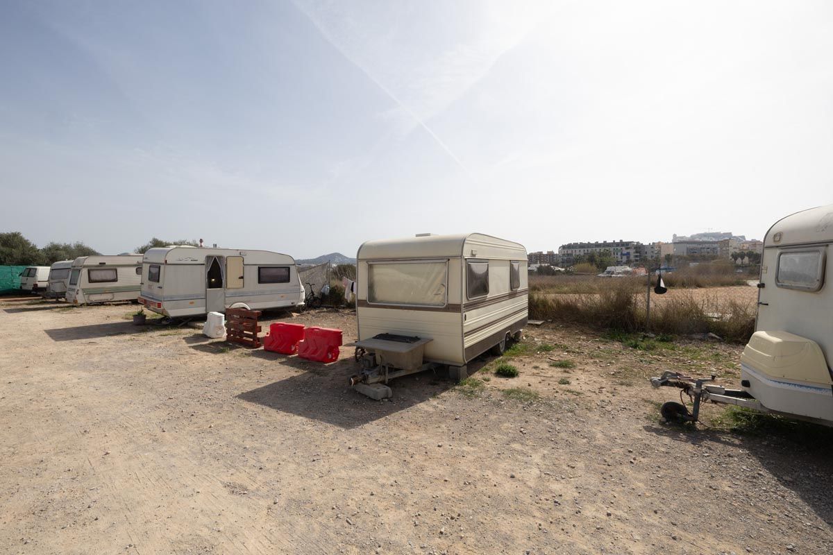 Las imágenes de los asentamientos de caravanas en Ibiza