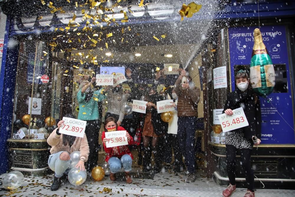 El 72.897, el Gordo de Navidad, vendido en Doña ...