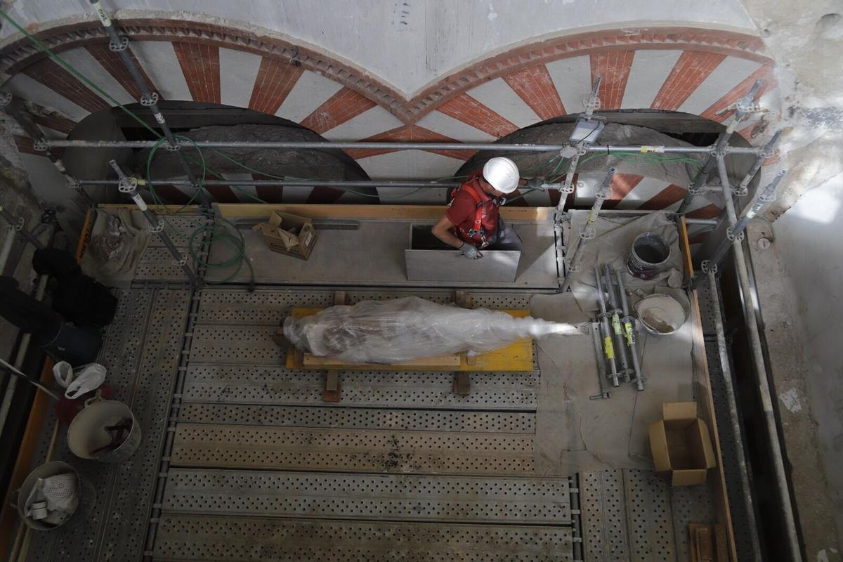 Comienza la instalación de la cúpula de madera de la capilla de la Anunciación de la Mezquita-Catedral