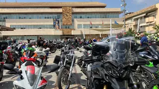 San Javier despide al piloto Borja Gómez con cien motoristas dando gas