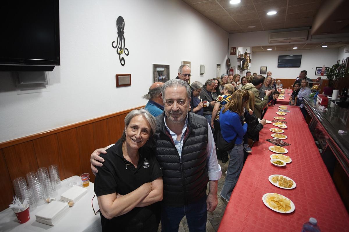 Girona restaurant aliança ( Heroïnes Santa Barbara, 3) 22 anys servint pop a Girona festa de comiat dels actuals amos de la Pulperia Aliança