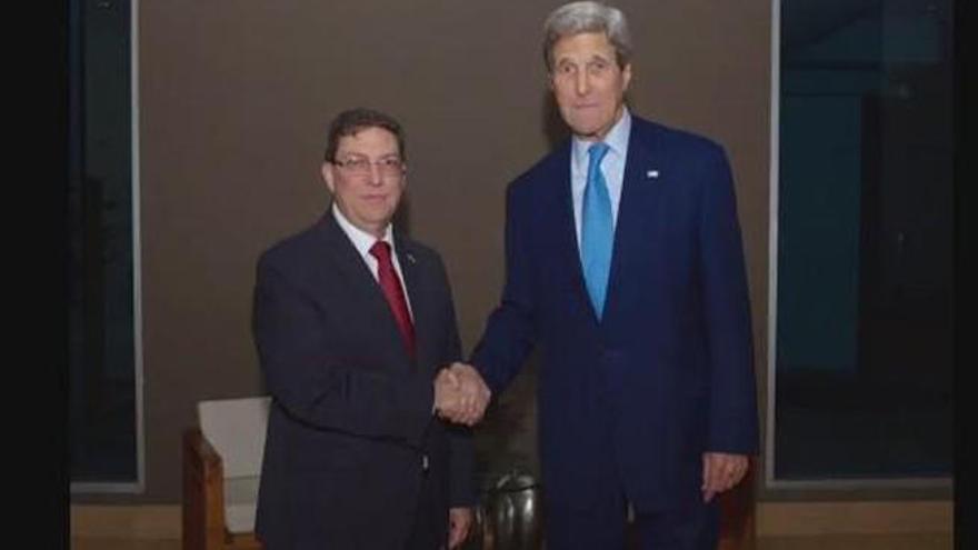 Kerry y Rodríguez, en la fotografía divulgada por EEUU.