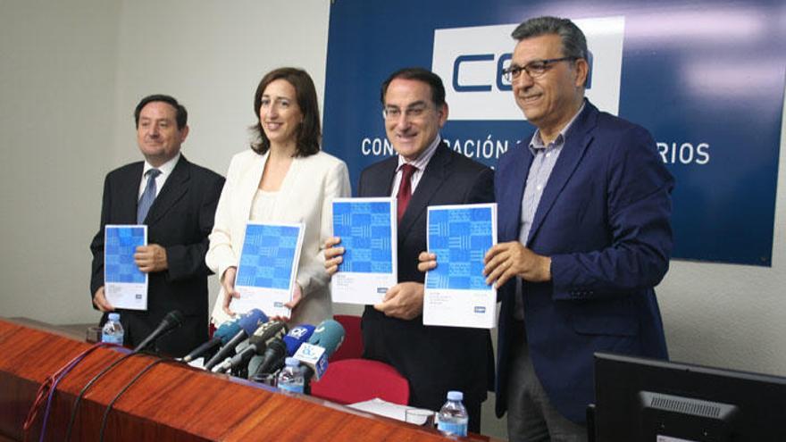 Emilio López Caparrós, Natalia Sánchez, Javier González de Lara y Sergio Cuberos, ayer en la CEM.