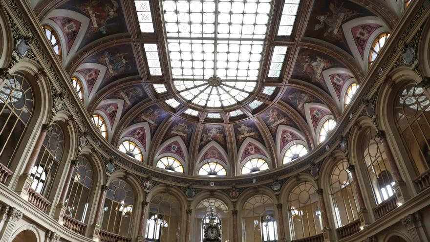 Interior del Palacio de la Bolsa, en Madrid (España).