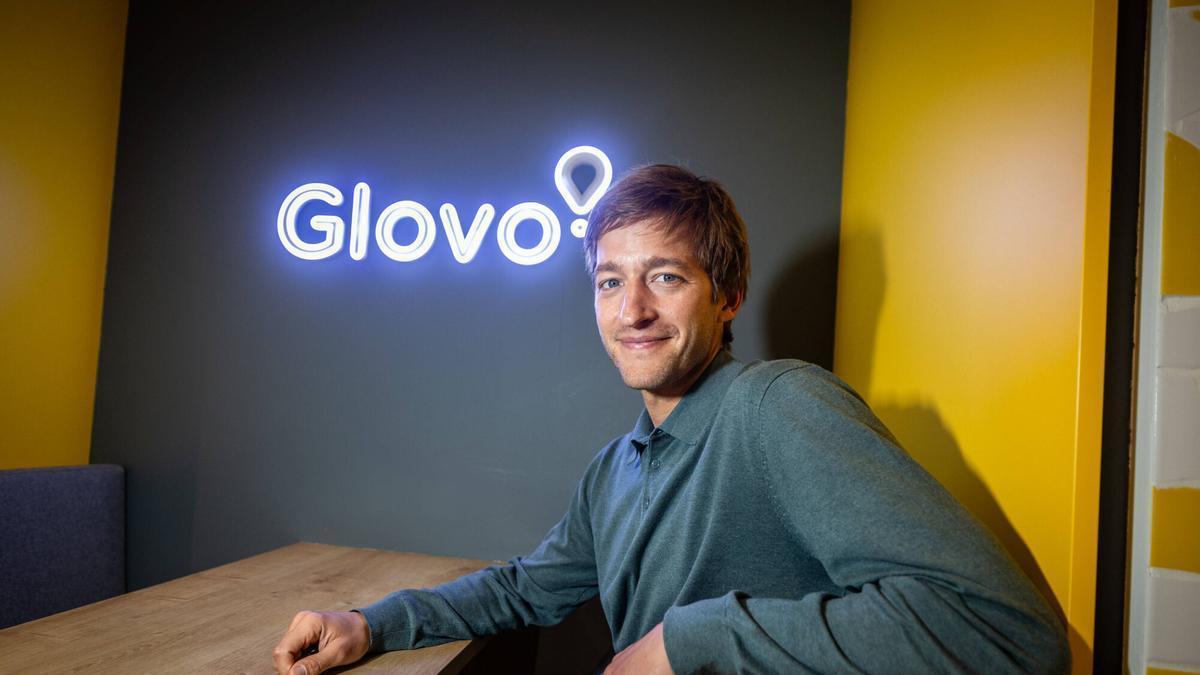 La Fiscalía pide juzgar al jefe de Glovo por un delito contra sus repartidores: «Existen indicios suficientes»