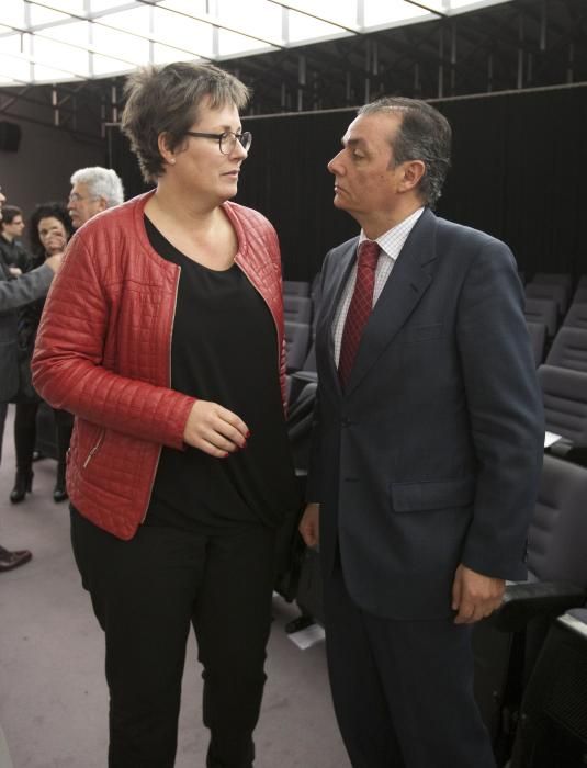 Conferencia de Andrés García Reche en el Club Mercantil