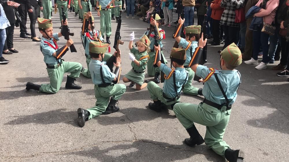 Procesión en el colegio Divino Pastor