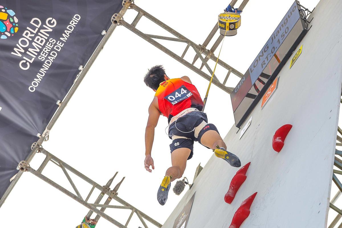 Escalador de la selección china durante la ronda clasificatorio de velocidad