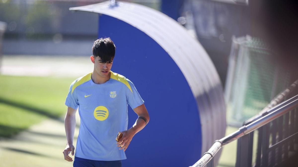 El Barça regresa al trabajo sin Marc Bernal y con caras largas tras la eliminación