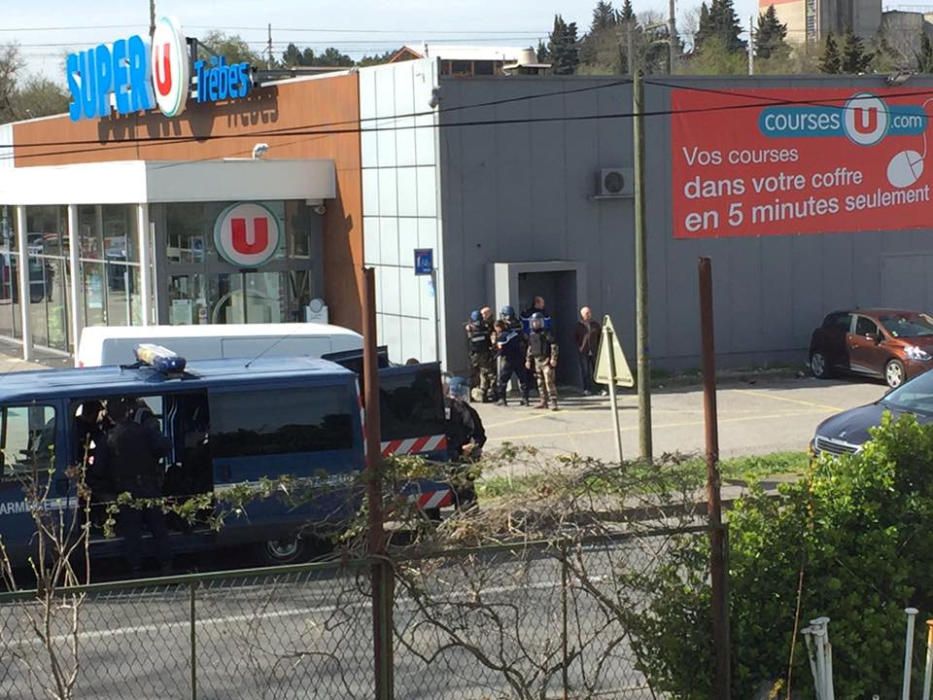 L'assalt a un supermercat del sud de França, en imatges