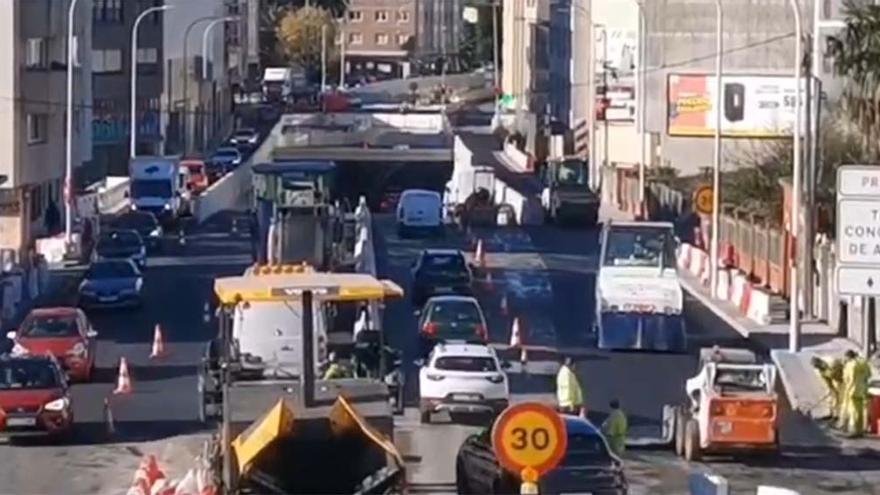 El túnel de Sol y Mar, en Oleiros, abre de manera provisional