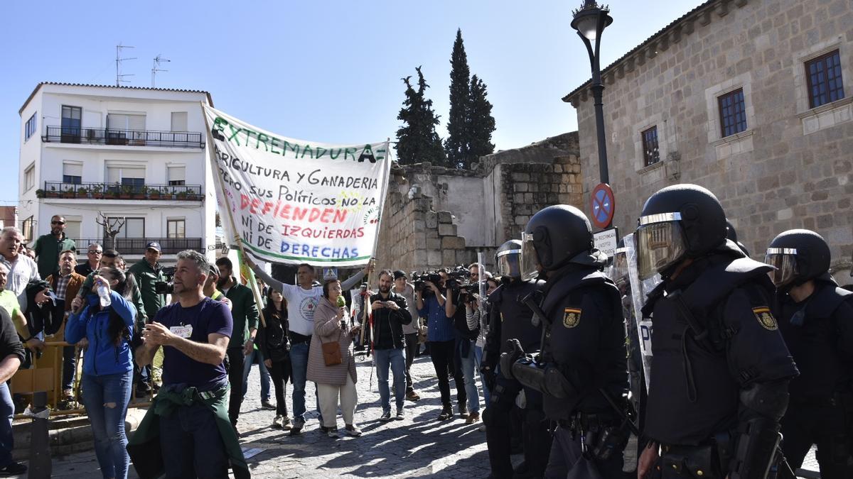 Manifestación de agricultores en febrero de 2020, en la Plaza del Rastro de Mérida.