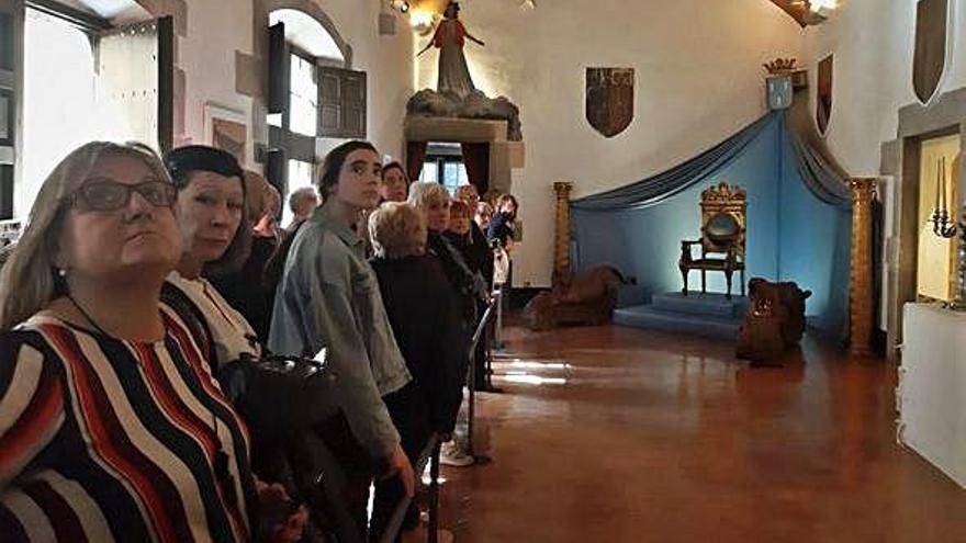 Les participants en la visita a l&#039;interior del Castell.