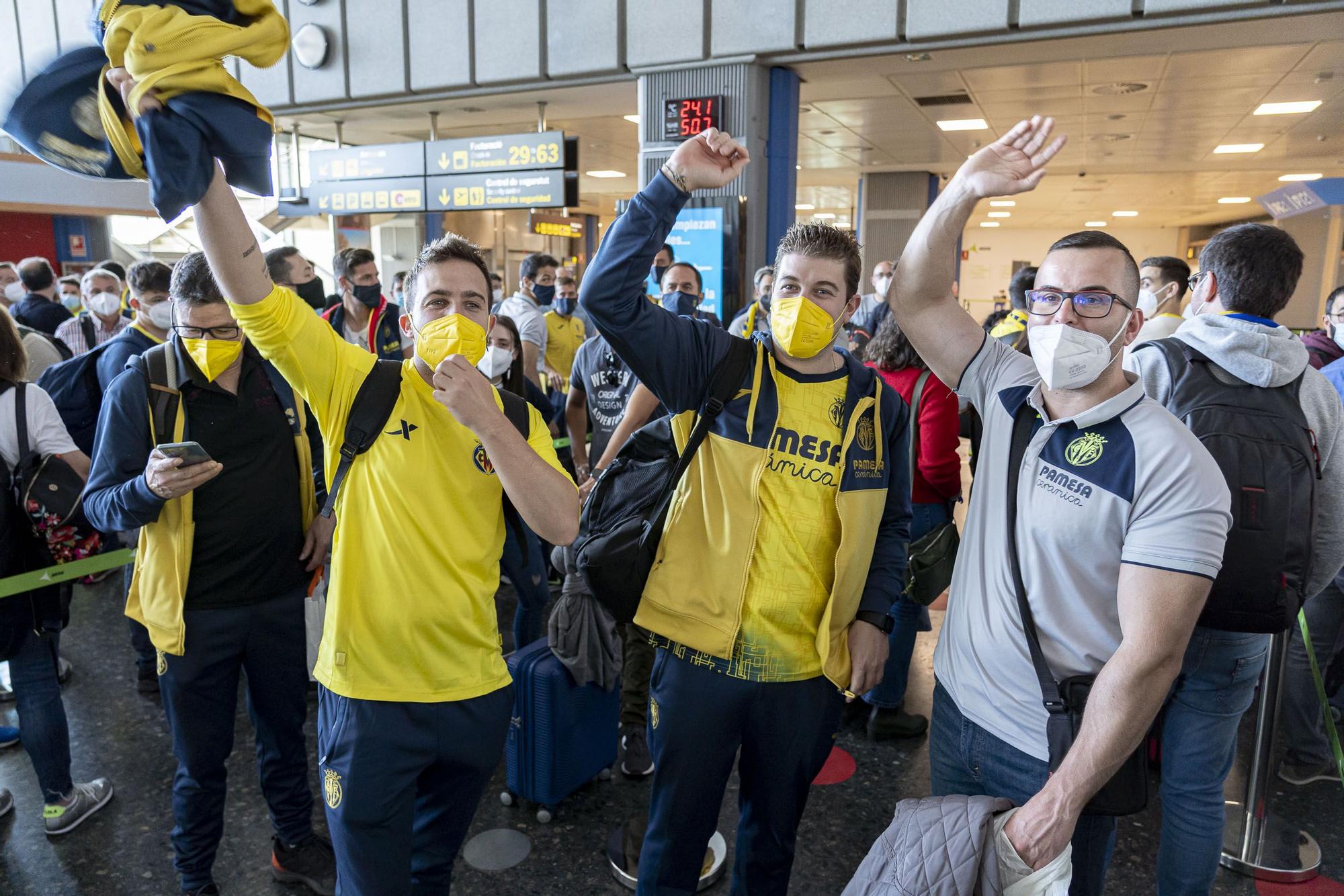 La afición del Villarreal tiñe de amarillo Gdansk