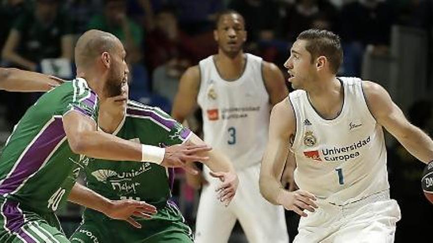 El Madrid sufre para ganar en Málaga