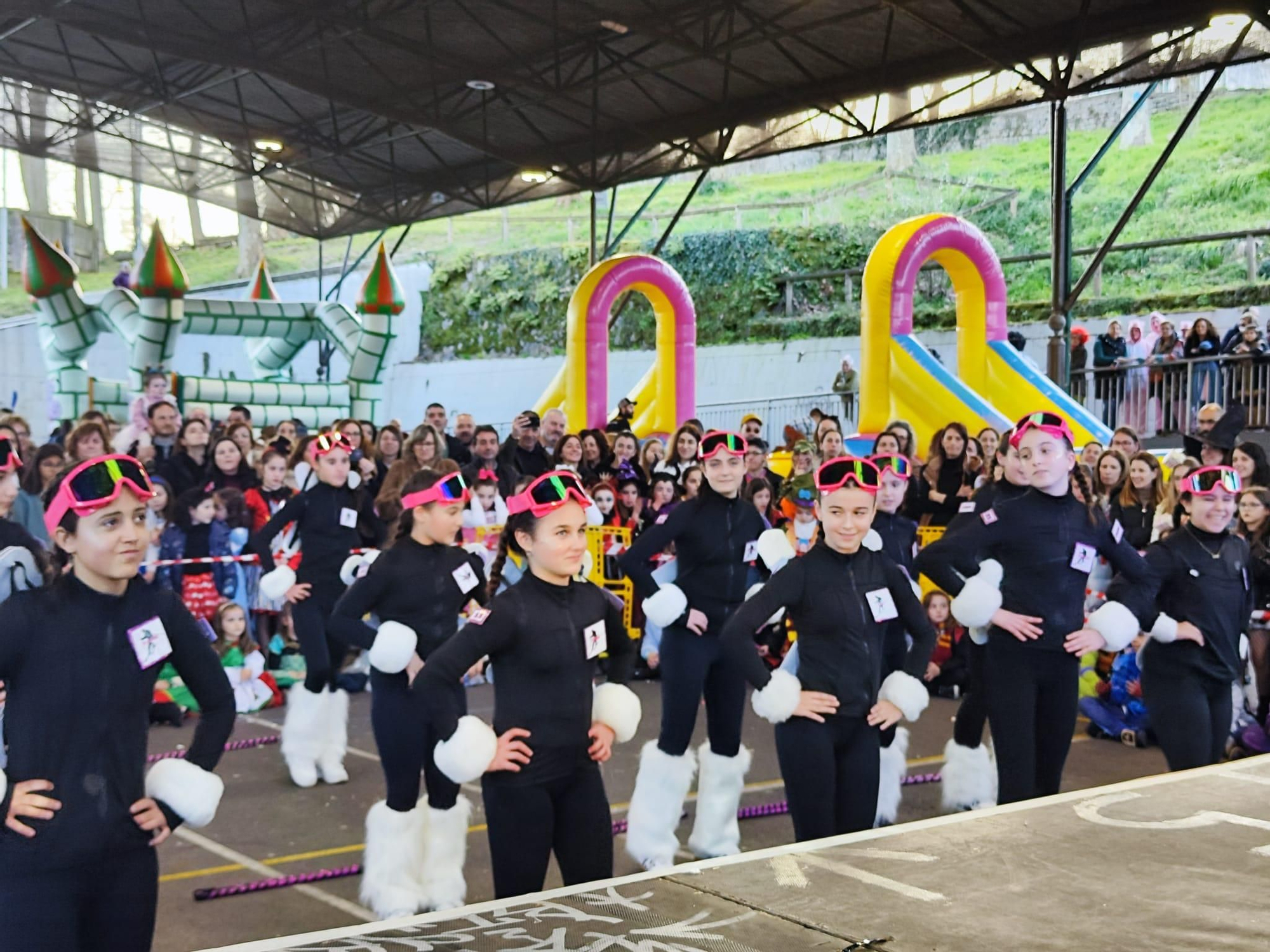 Todas las imágenes del concurso de disfraces de Grado: así fue la gran fiesta en El Frontón