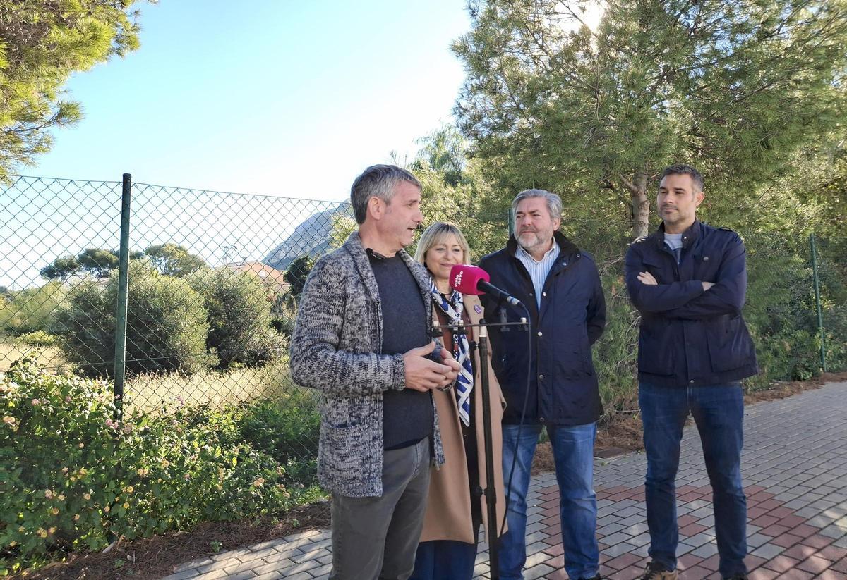 El alcalde de Gata, la diputada Nathalie Torres, el vicealcalde de Dénia y Gerard Fullana